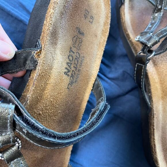 Naot Brown Metallic Rhinestone T-Strap Sandals Cork Footbed Size 40 9 - Picture 7 of 7